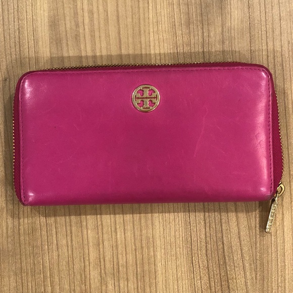 Tory Burch Handbags - Tory Burch Wallet